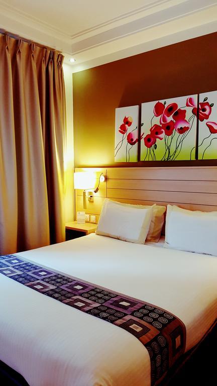 Crystal Hotel Аман Стая снимка