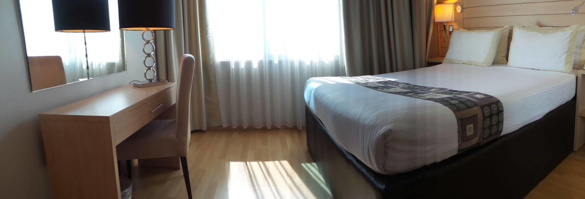Crystal Hotel Аман Екстериор снимка