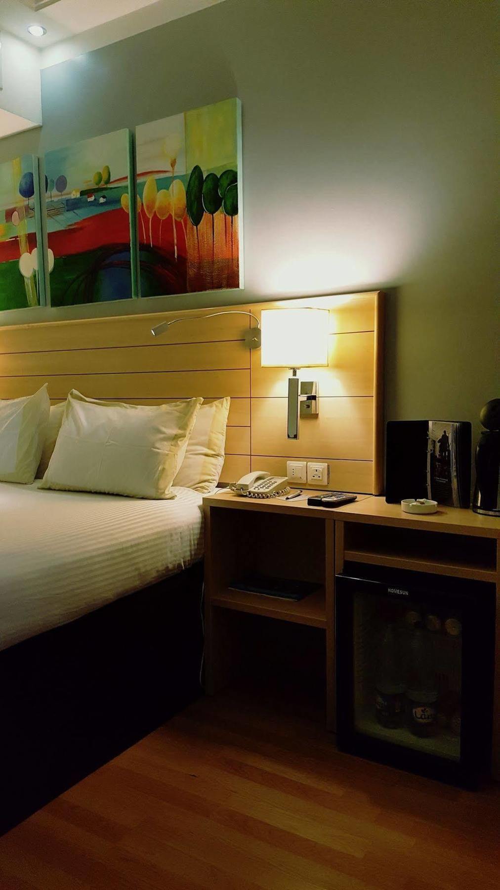 Crystal Hotel Аман Екстериор снимка